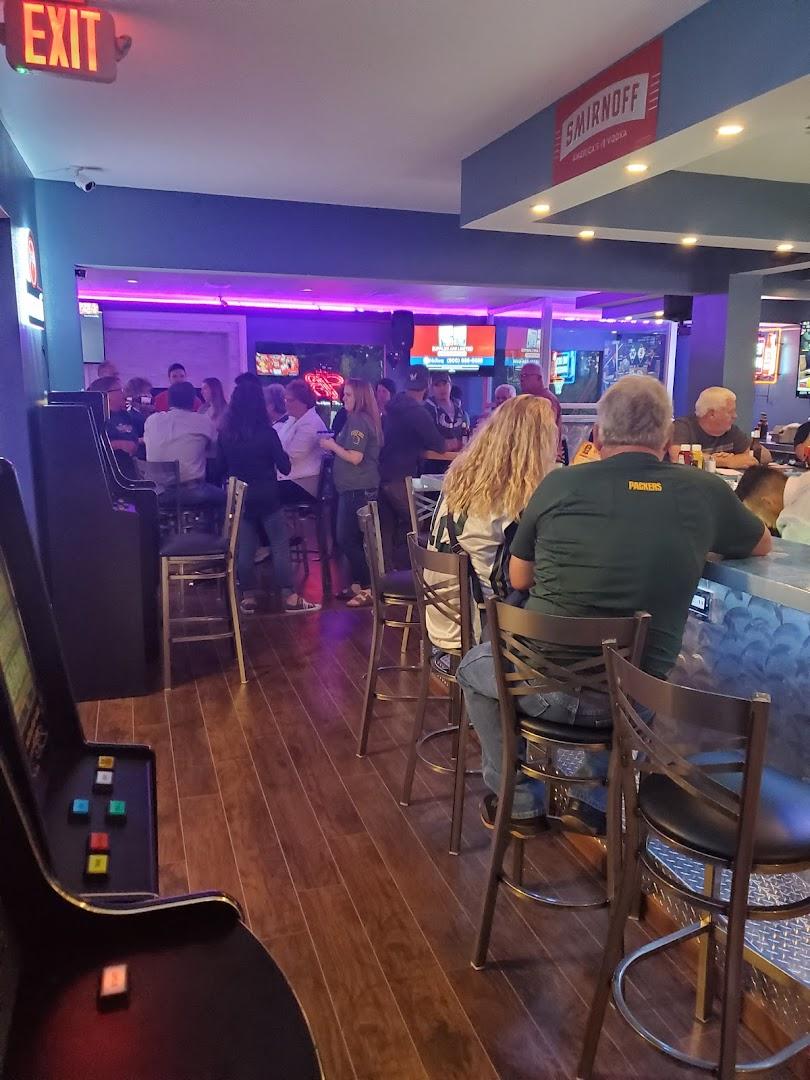 Leon's Sports Bar & Grill