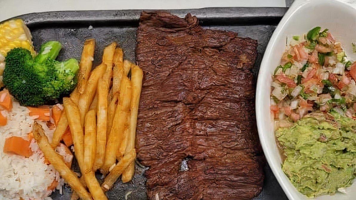 Leon's Sports Bar & Grill